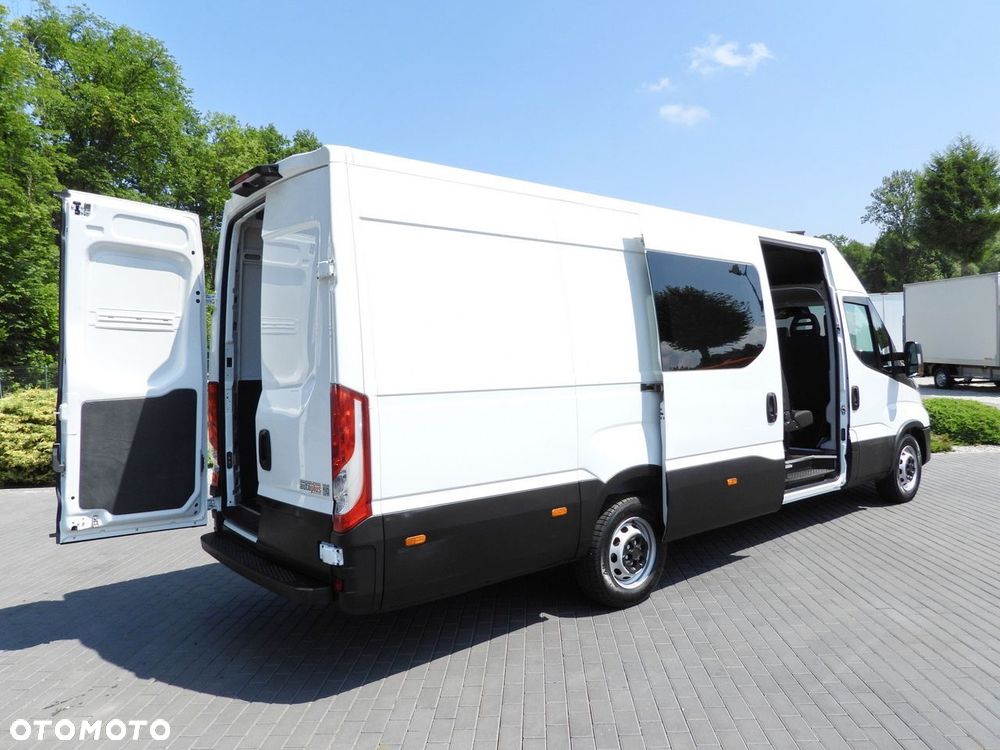 Iveco DAILY 35S16 FURGON BRYGADÓWKA 7 MIEJSC TEMPOMAT KLIMATYZACJA  160KM - 4