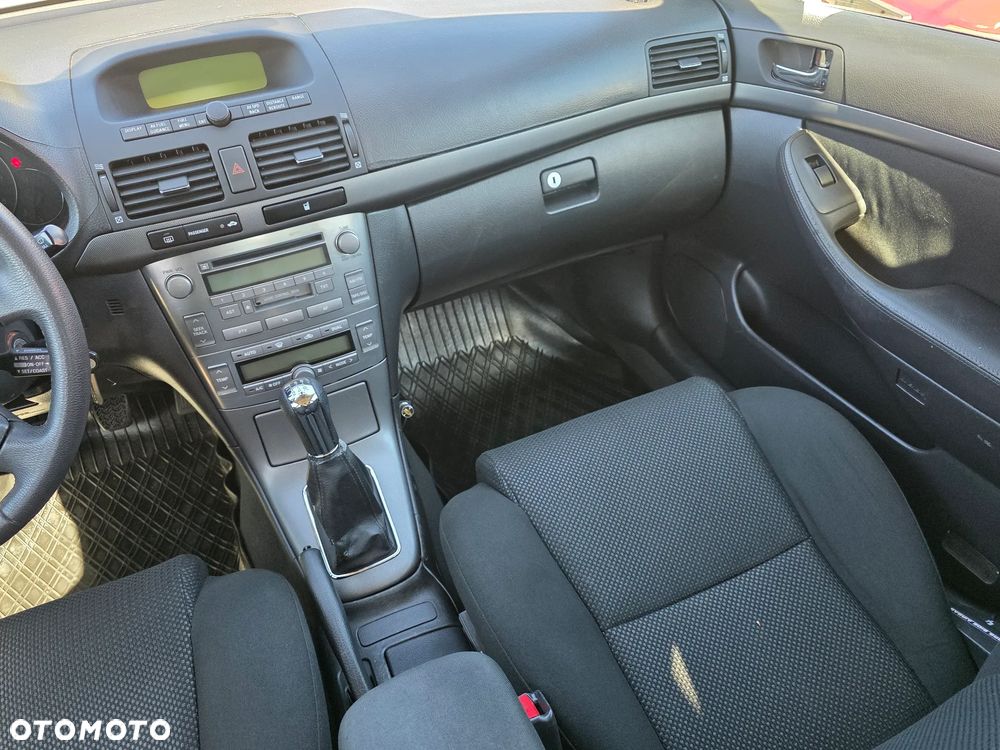 Toyota Avensis 2.0 VVT-i Sol - 23