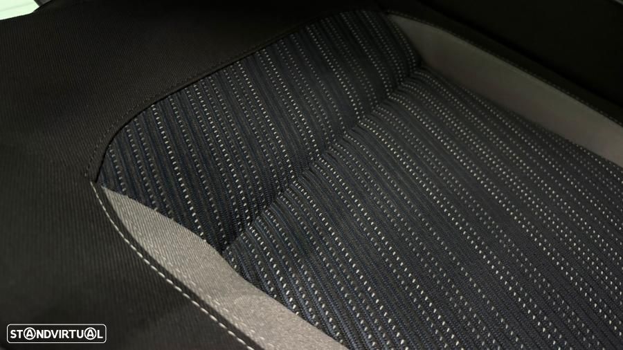 Opel Crossland X 1.2 S&S Auto 120 Anos - 34