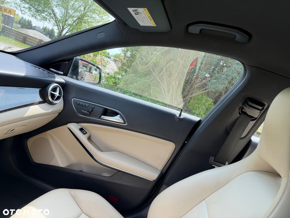 Mercedes-Benz CLA 250 7G-DCT AMG Line - 18
