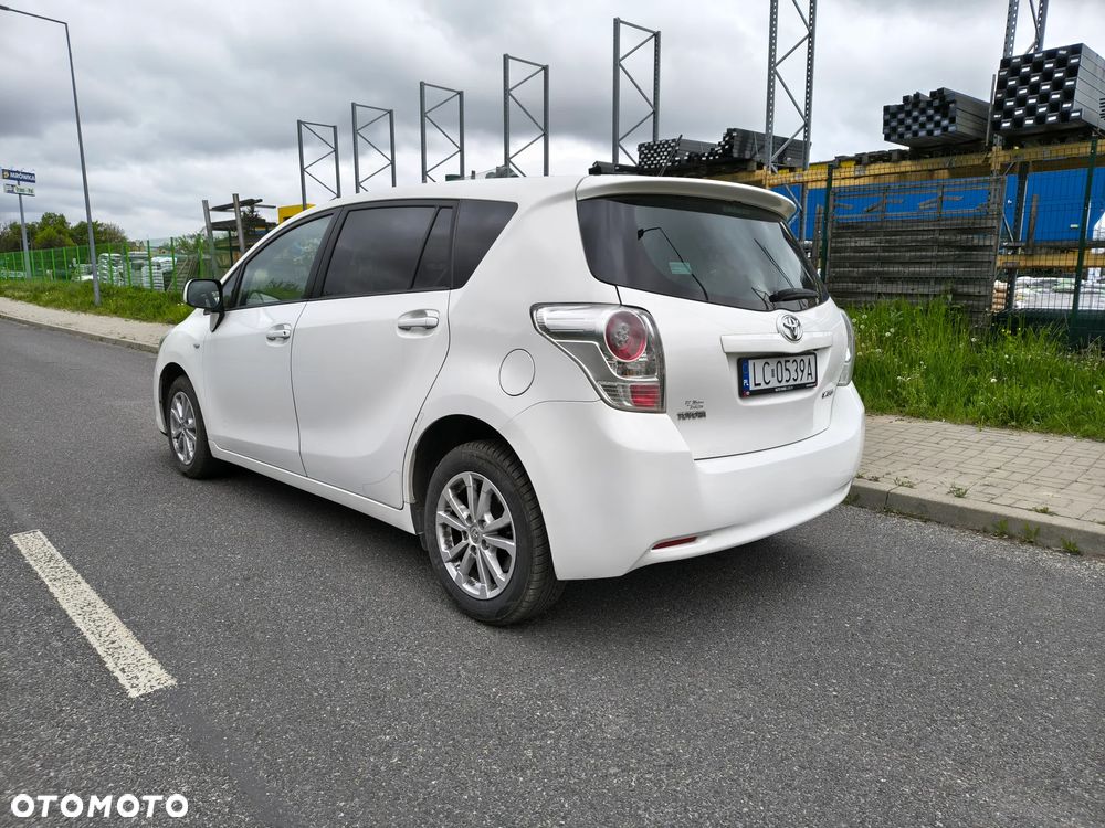 Toyota Verso 2.0 D-4D Premium - 3