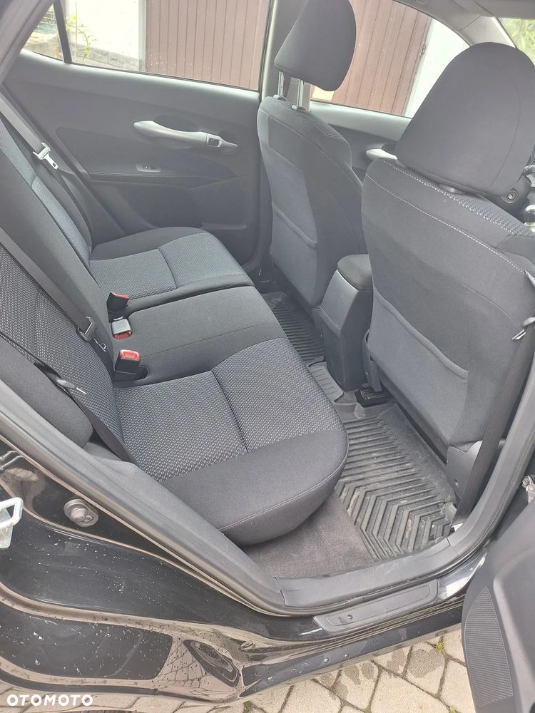 Toyota Auris 1.6 Prestige - 10