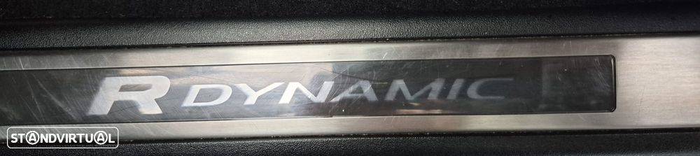 Land Rover Discovery Sport P300e R-Dynamic S - 52