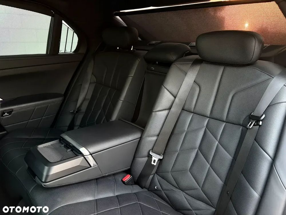 BMW Seria 7 740Li xDrive sport - 17