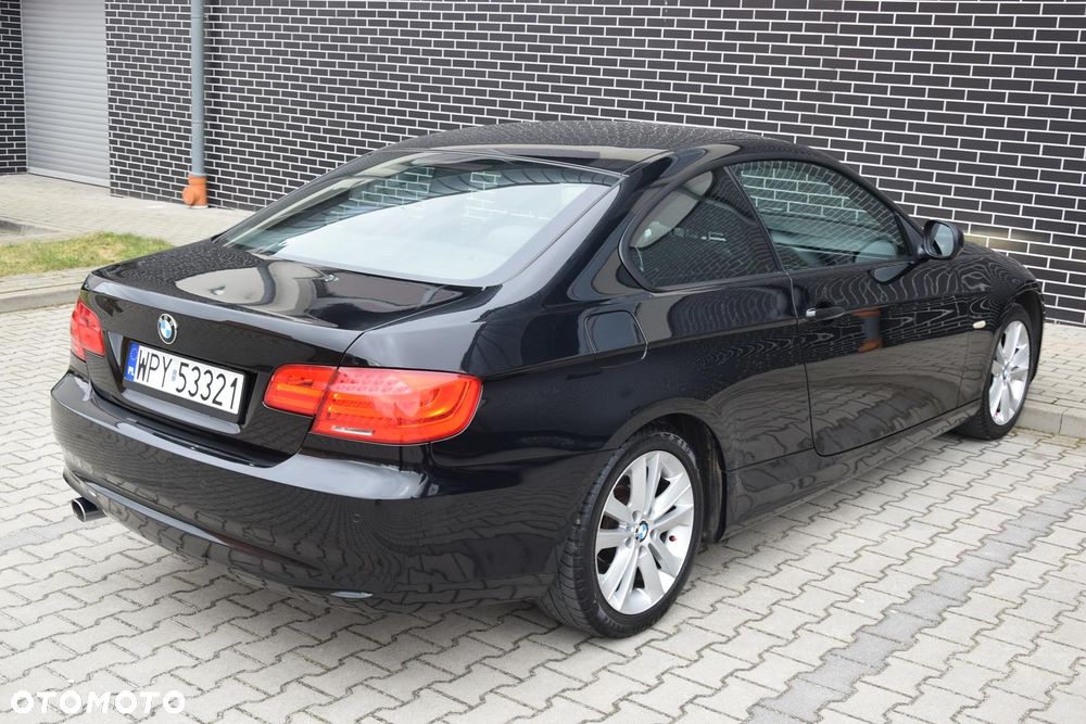 BMW Seria 3 320d Edition Exclusive - 17