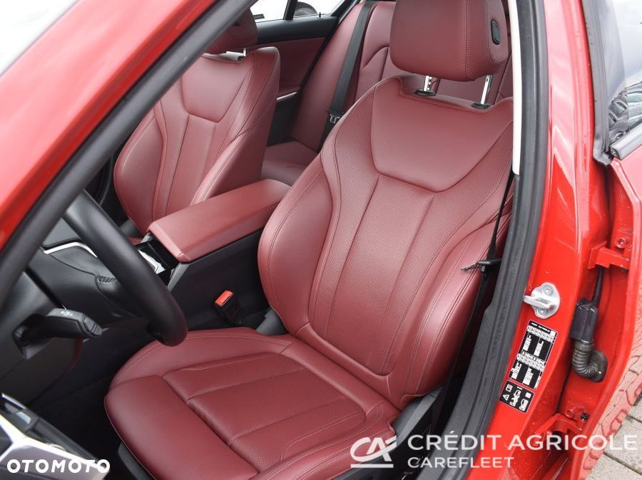 BMW Seria 3 330i xDrive Sport Line - 11