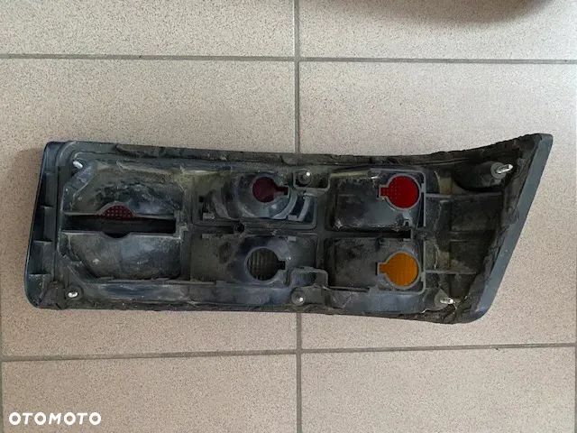 LAMPA PRAWA TYŁ PORSCHE 924 944 HELLA - 4