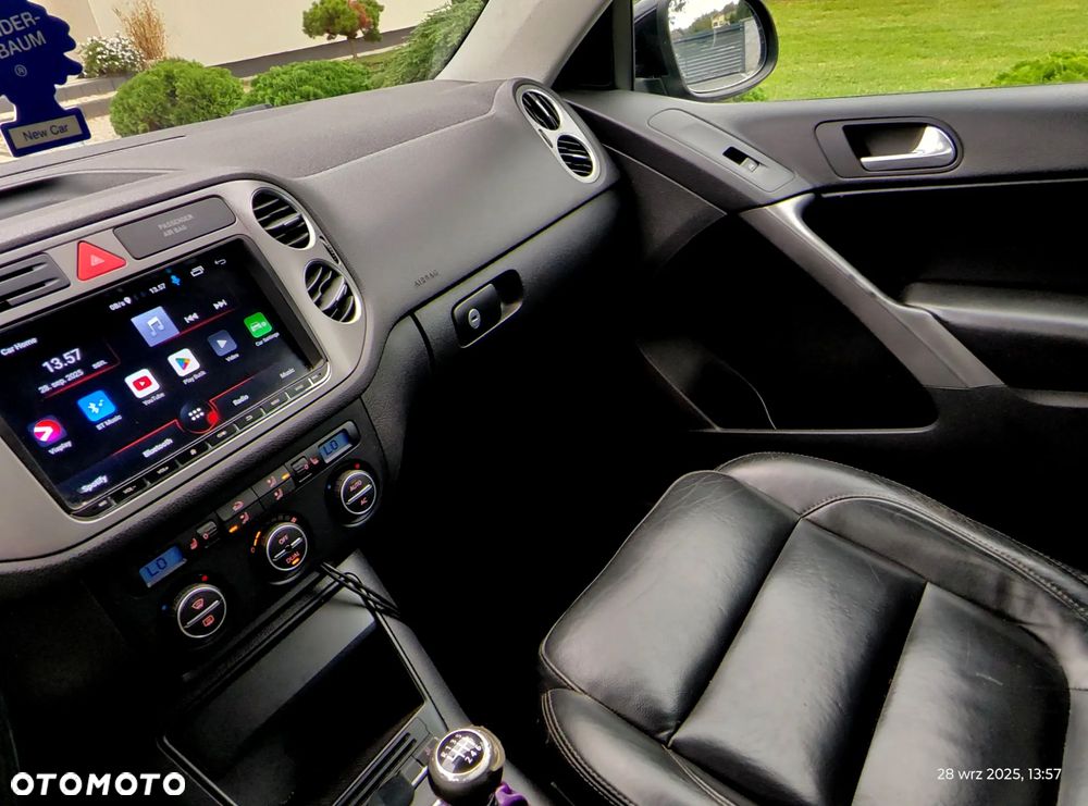 Volkswagen Tiguan 2.0 TDI DPF BlueMotion Technology Sport & Style - 10