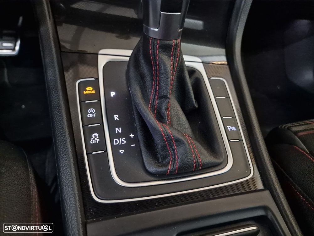 VW Golf 2.0 TSi GTi DSG - 28