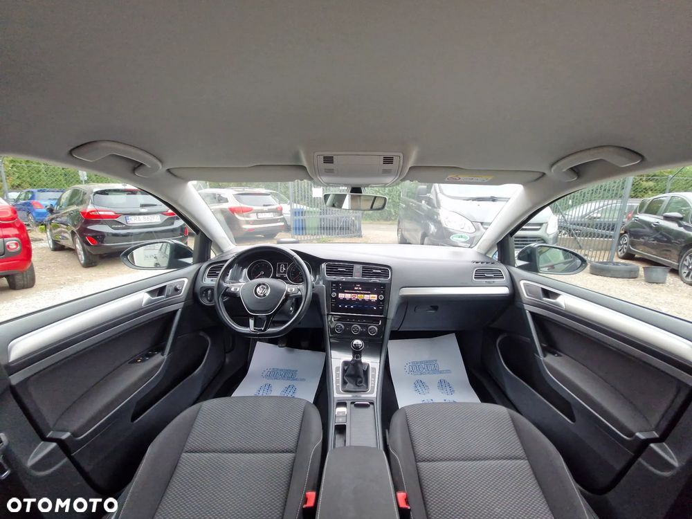 Volkswagen Golf - 29