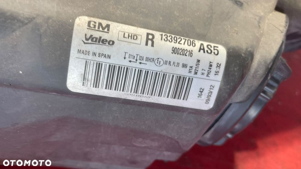 REFLEKTOR LAMPA PRAWY OPEL CORSA D LIFT ORYGINAŁ EUROPA - 6