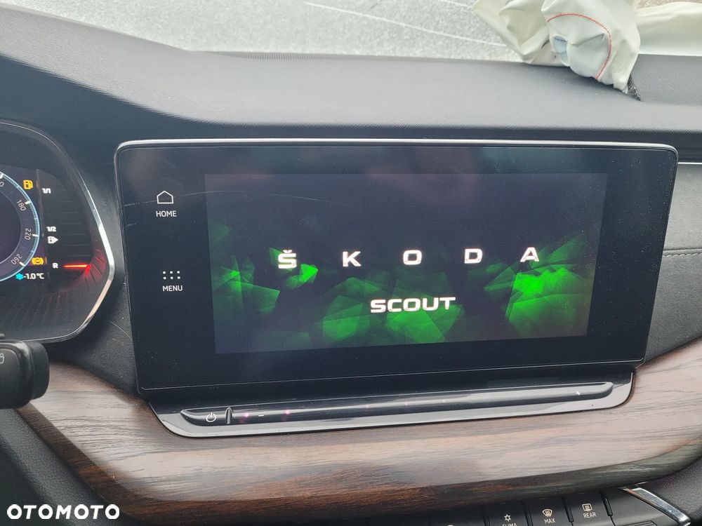 Skoda Octavia 2.0 TDI 4x4 Scout DSG - 1