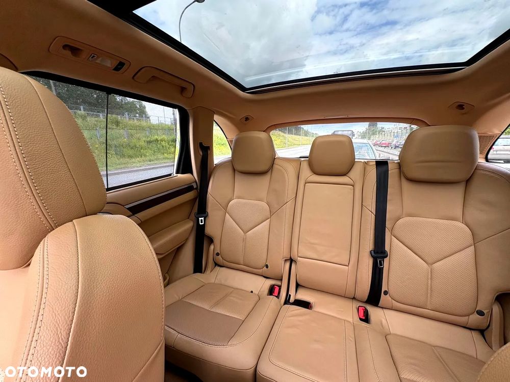 Porsche Cayenne - 6