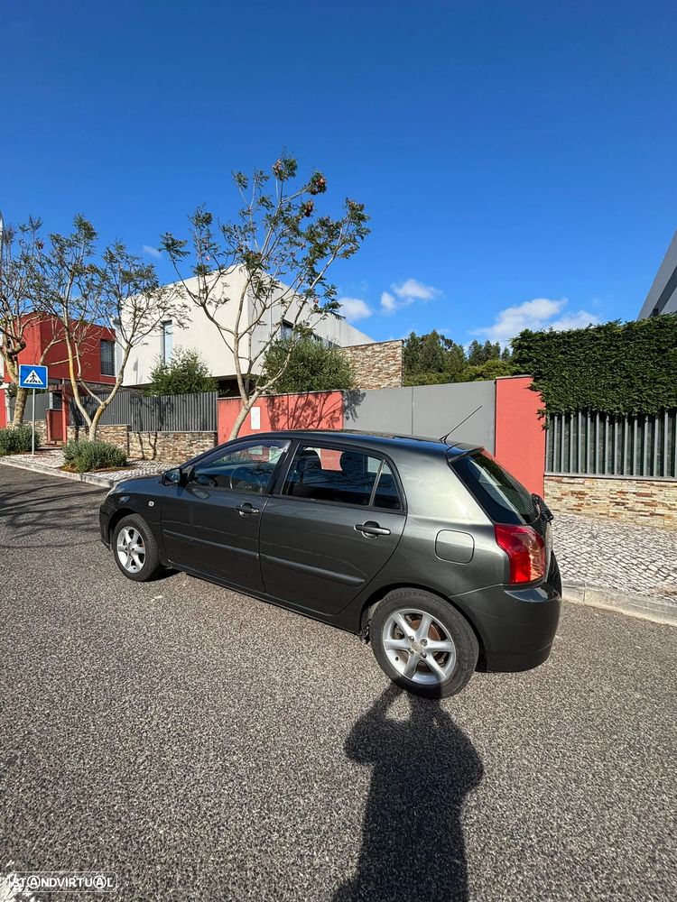 Toyota Corolla 2.0 D-4D Sol - 2