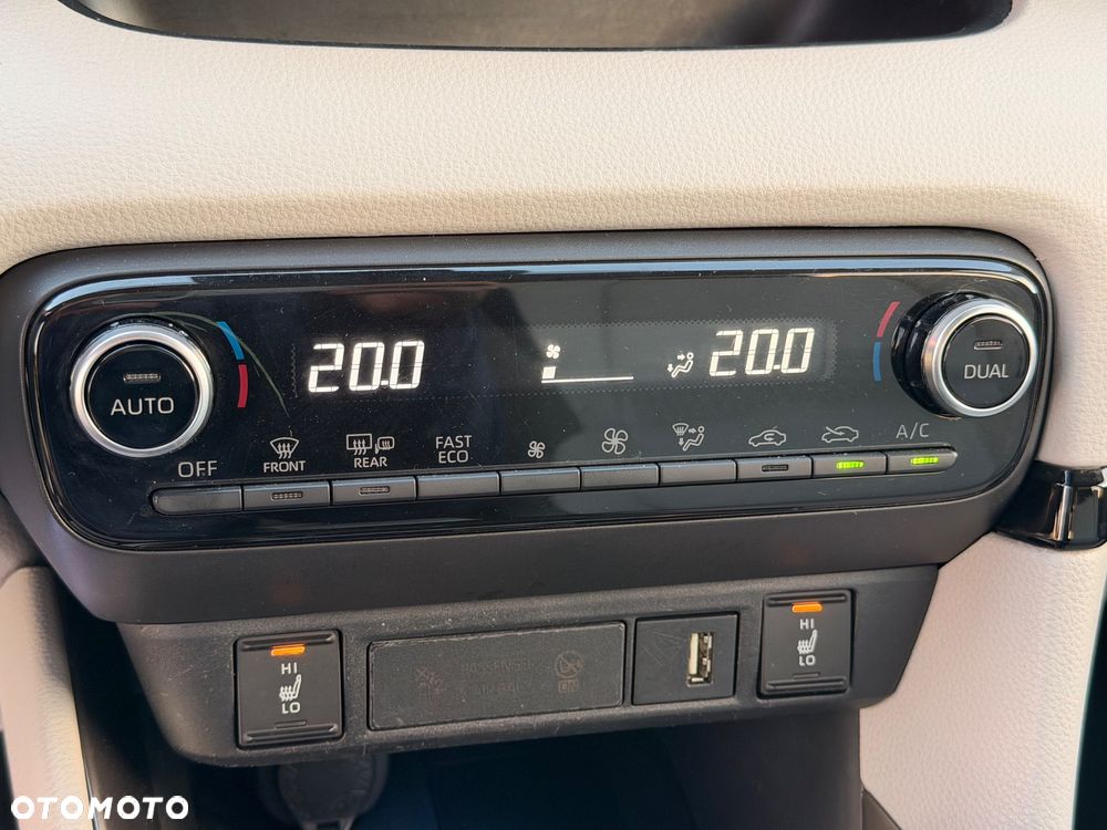Toyota Yaris - 30