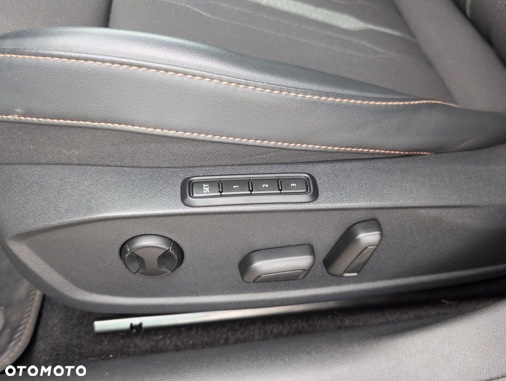 Cupra Leon 1.5 eTSI DSG - 16