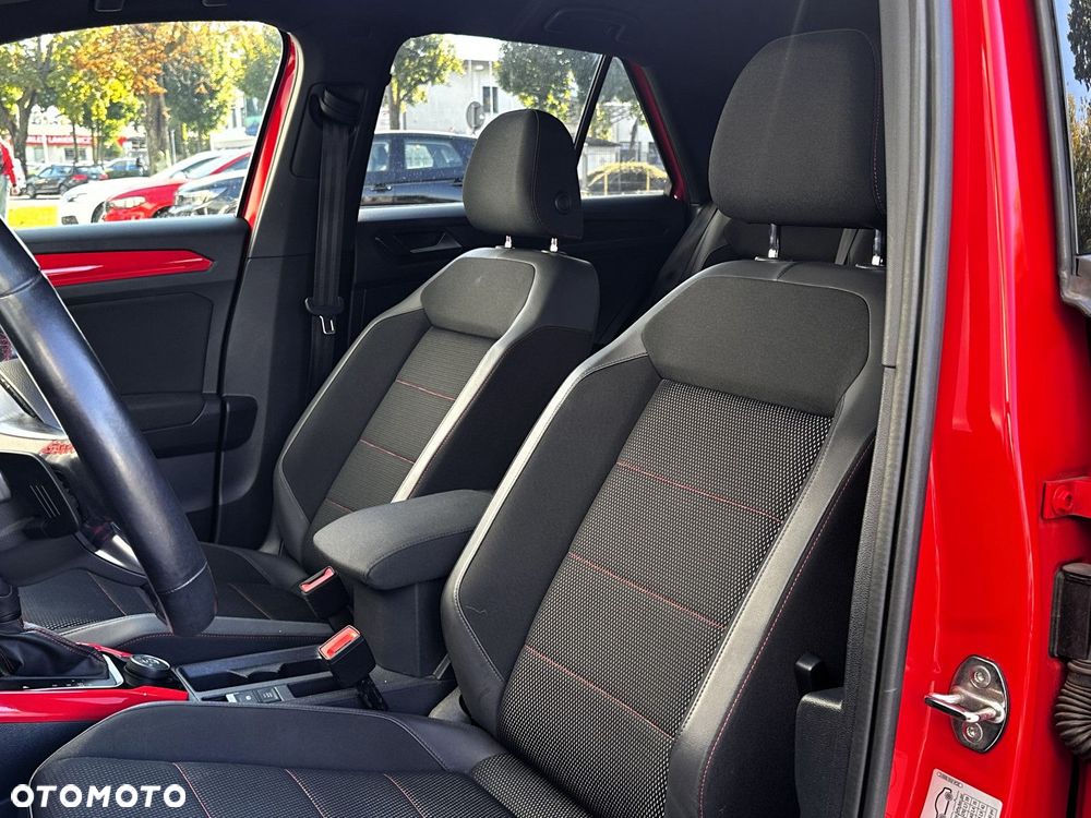 Volkswagen T-Roc - 18