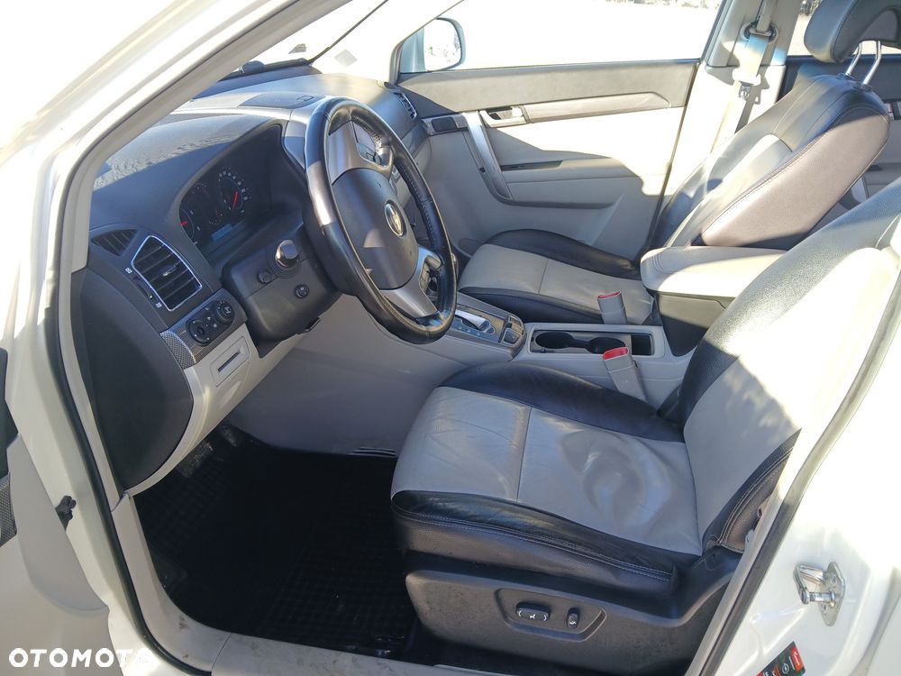 Chevrolet Captiva 2.2 D LTZ - 13