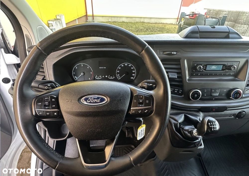 Ford CUSTOM - 15