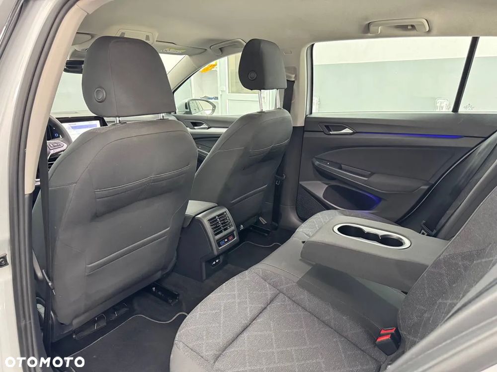 Volkswagen Golf - 28