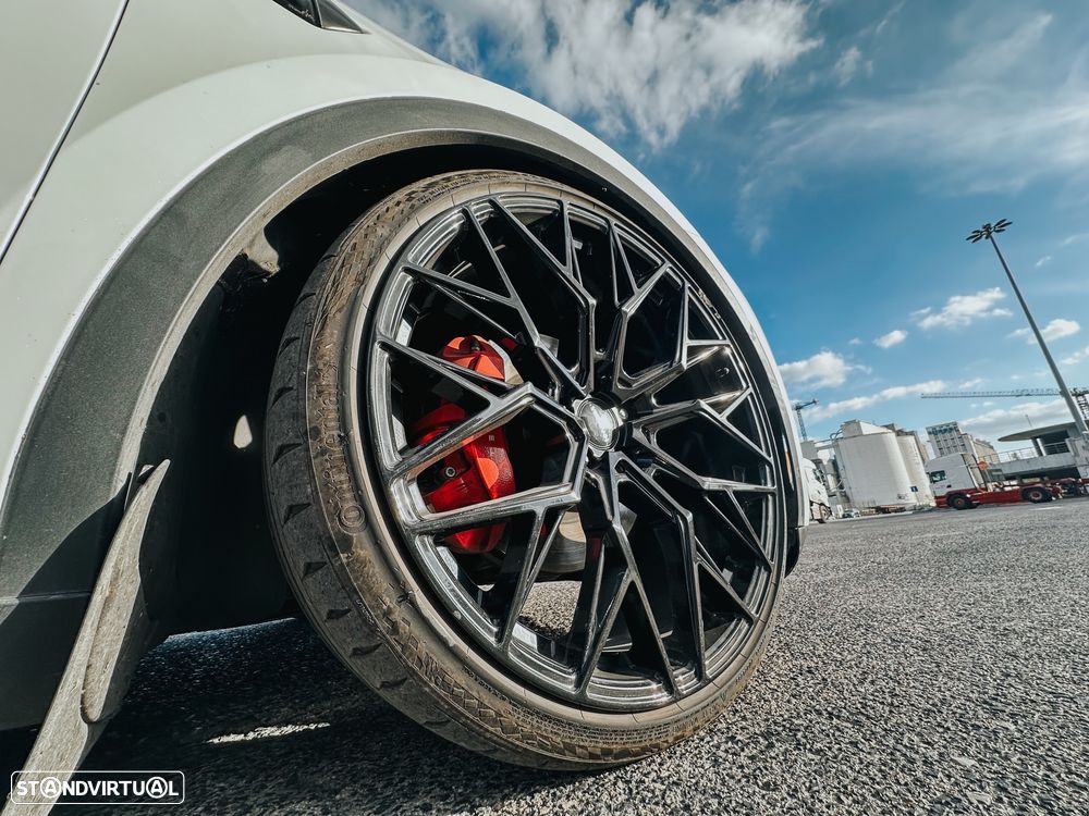 Tesla Model Y Performance Tração Integral - 21