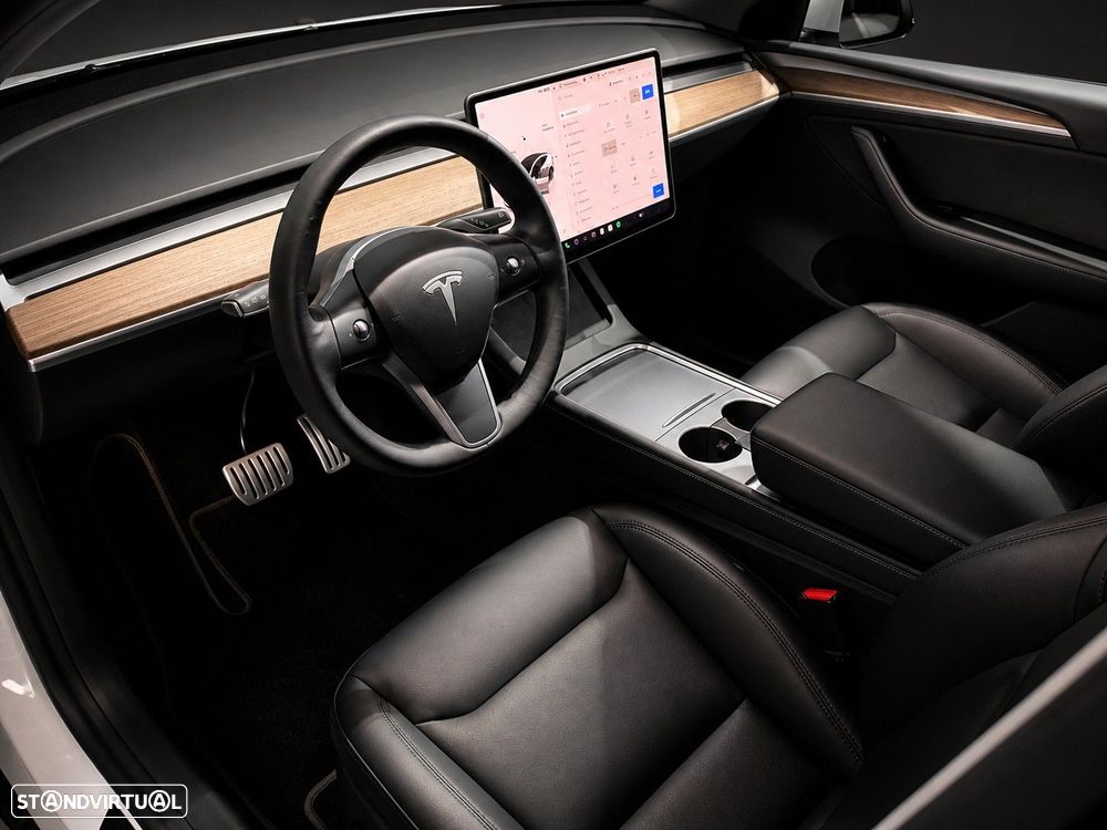 Tesla Model Y Performance Dual Motor AWD — fotografia 9