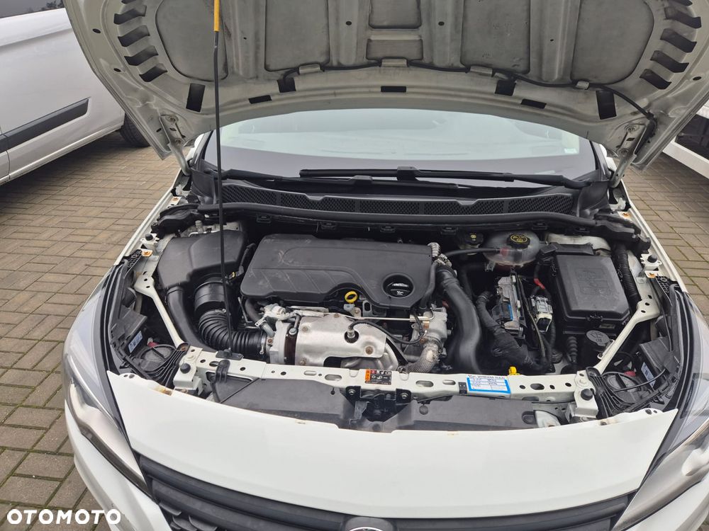 Opel Astra 1.0 T Essentia S&S - 5