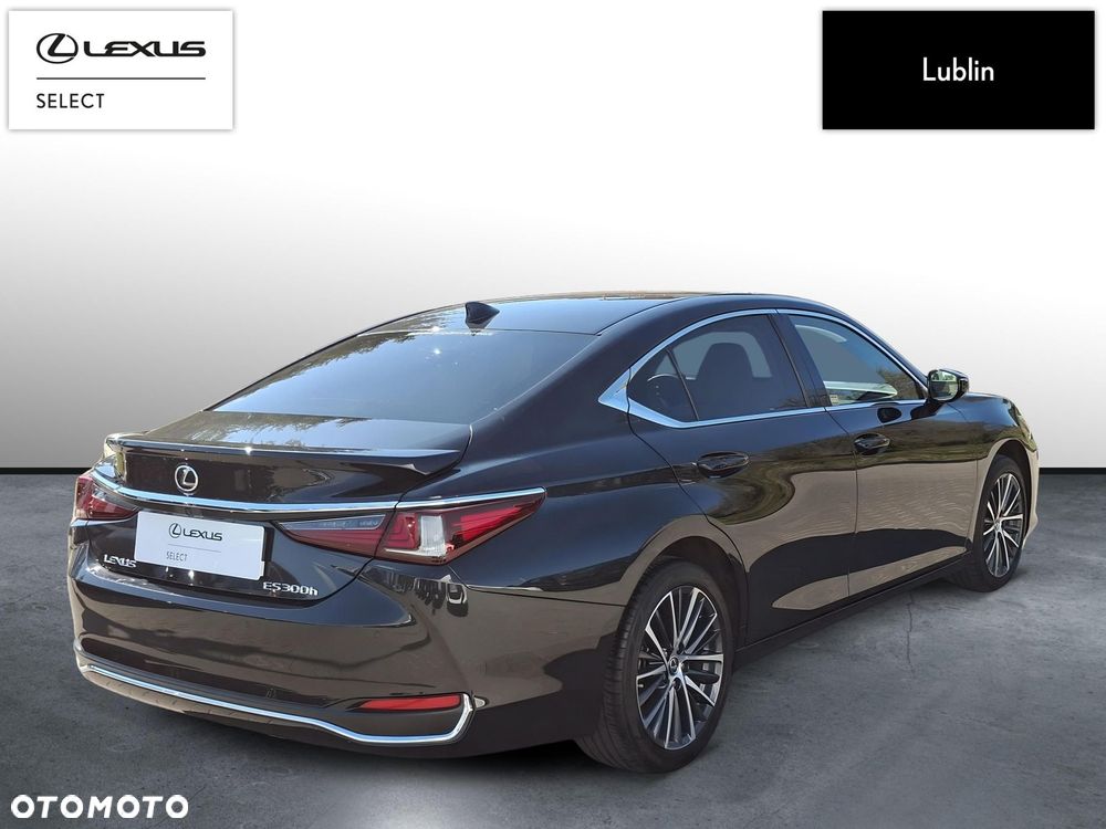 Lexus ES - 5