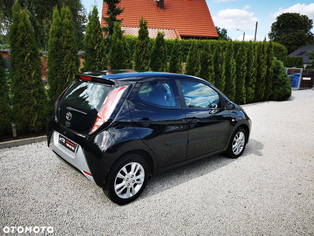 Toyota Aygo x-wave - 11