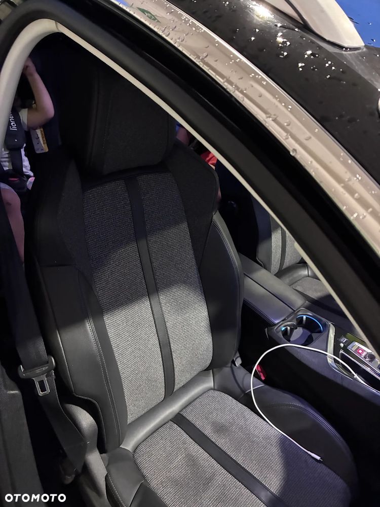 Peugeot 5008 1.6 PureTech Allure S&S EAT8 - 31