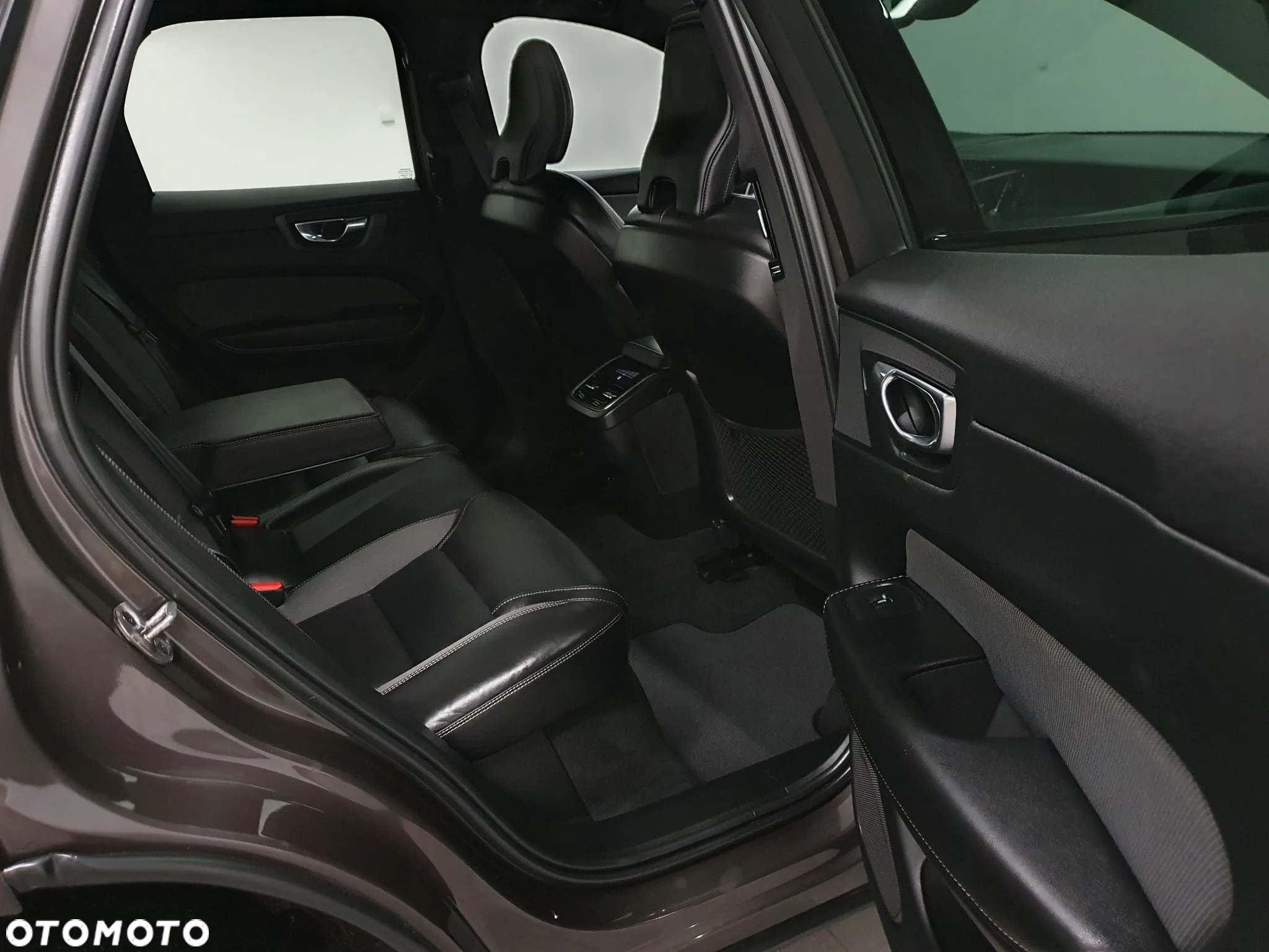 Volvo XC 60 B5 D AWD Geartronic RDesign - 32
