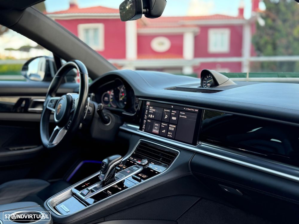Porsche Panamera Sport Turismo 4 E-Hybrid - 11