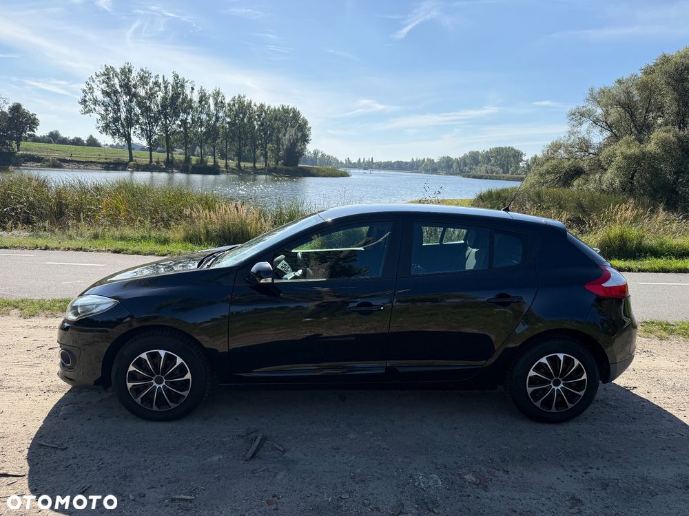 Renault Megane 2014 photo 2