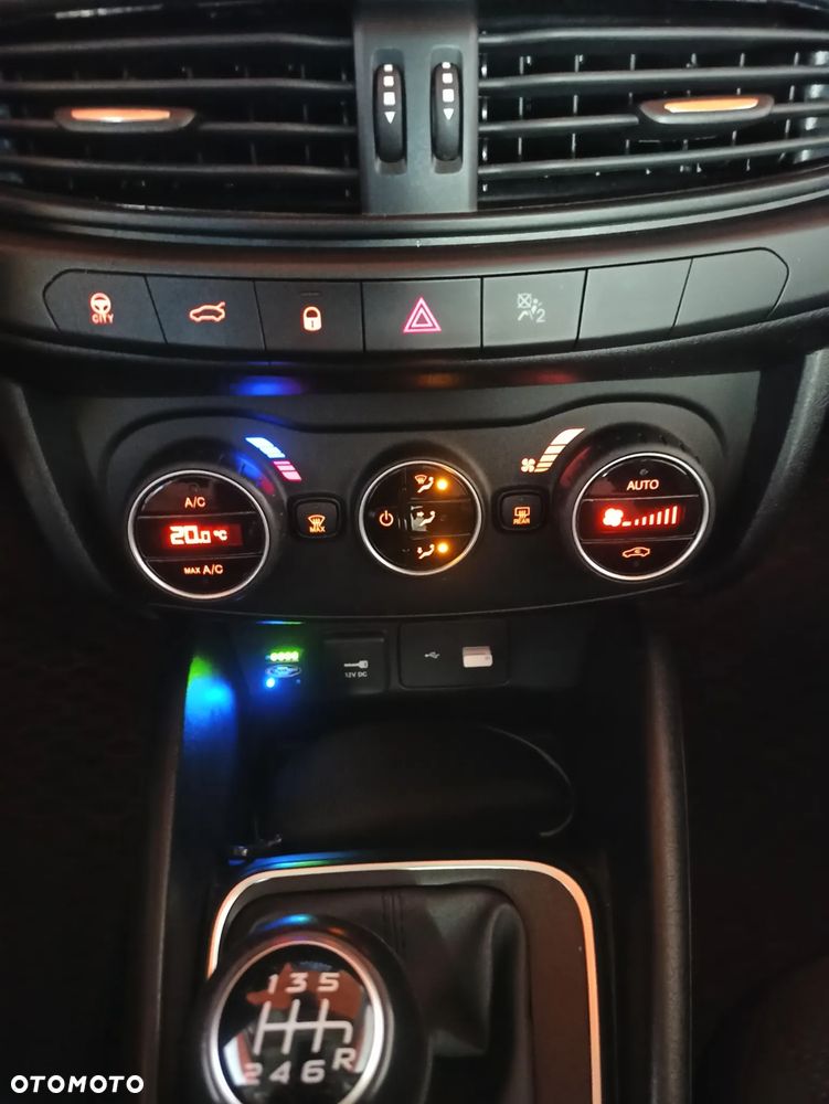 Fiat Tipo 1.4 16V Lounge EU6d - 14