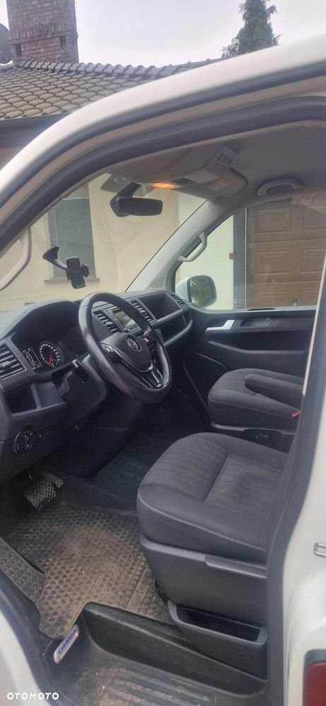 Volkswagen Caravelle - 23