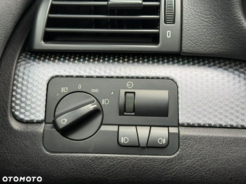 BMW Seria 3 330 Ci Edition Sport - 26