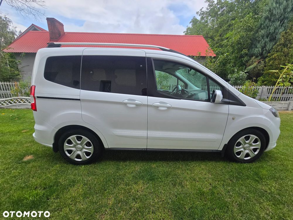 Ford Tourneo Courier 1.5 TDCi Sport - 6
