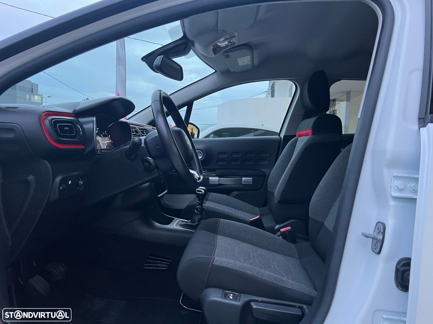Citroën C3 1.2 PureTech Shine - 12