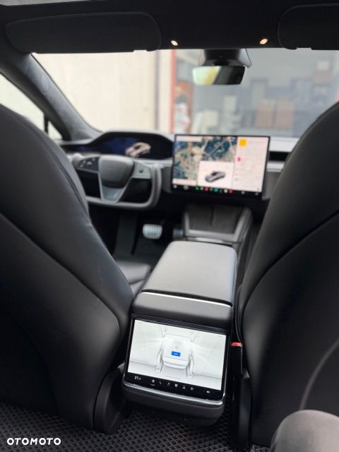 Tesla Model S - 12