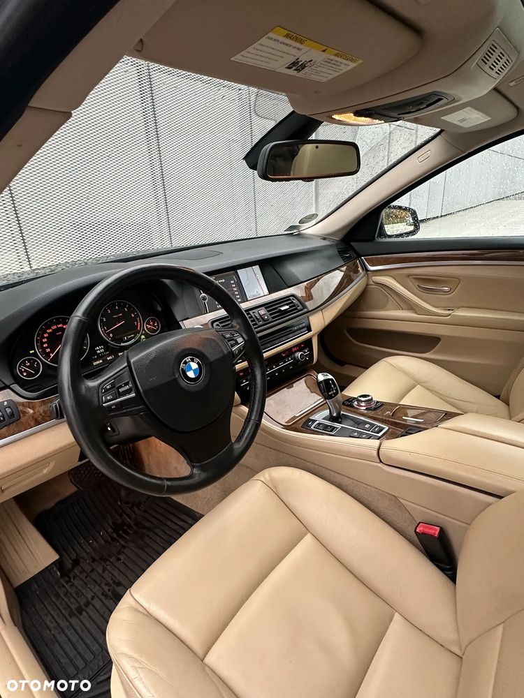 BMW Seria 5 528i xDrive Luxury Line - 23