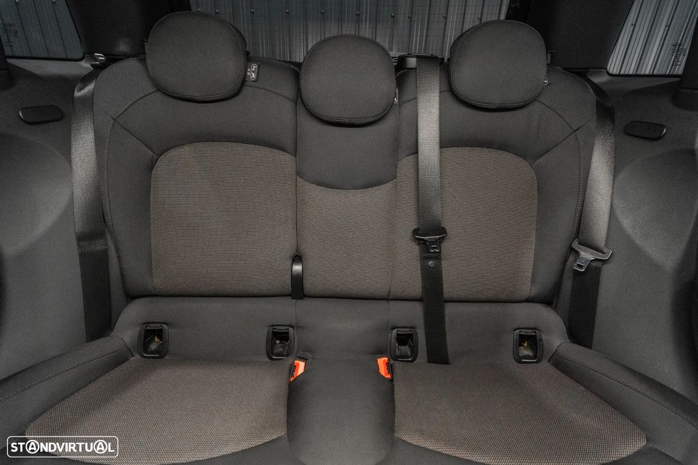 MINI 5 Portas Cooper D - 23