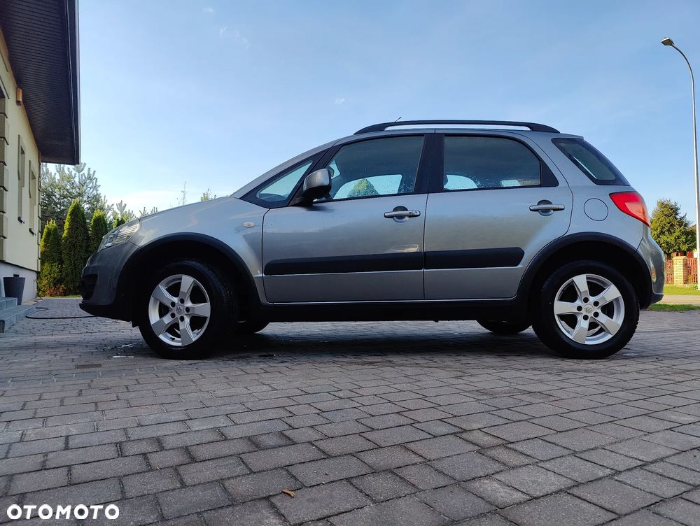 Suzuki SX4 Classic 1.6 VVT 4x4 Comfort - 3
