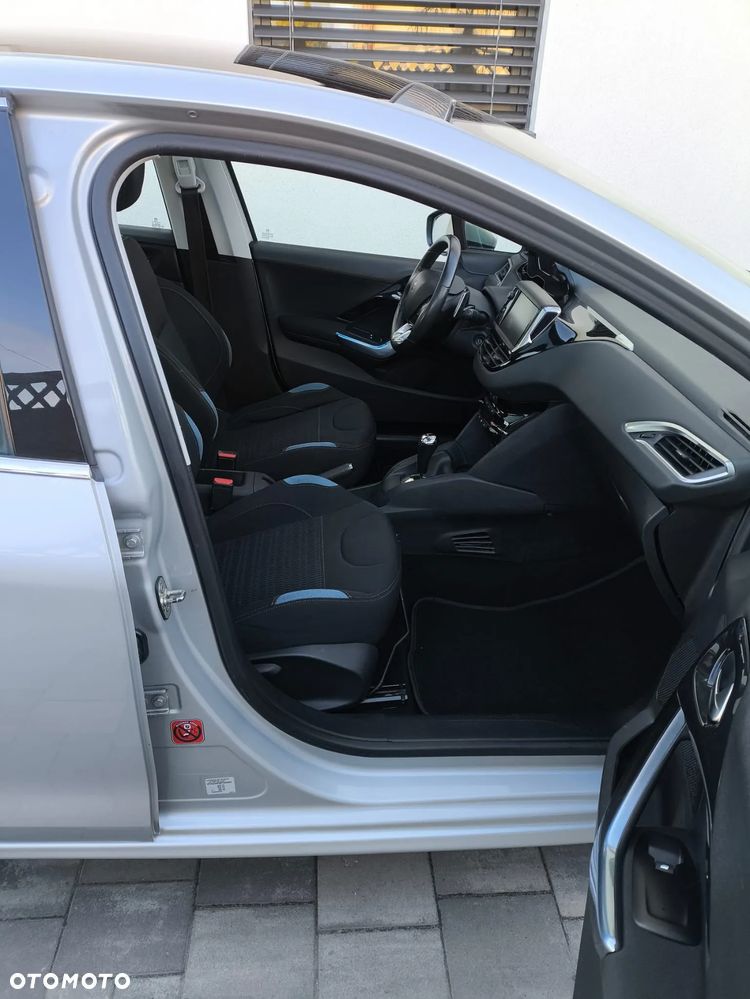 Peugeot 208 e-HDi FAP 92 EGS6 Stop&Start Allure - 10