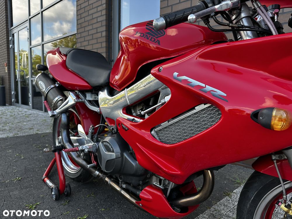 Honda VTR - 11