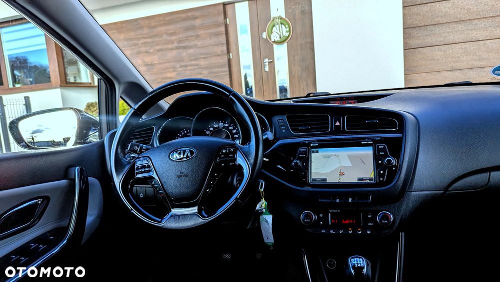 Kia Ceed 1.6 GDI ISG Dream-Team Edition - 39