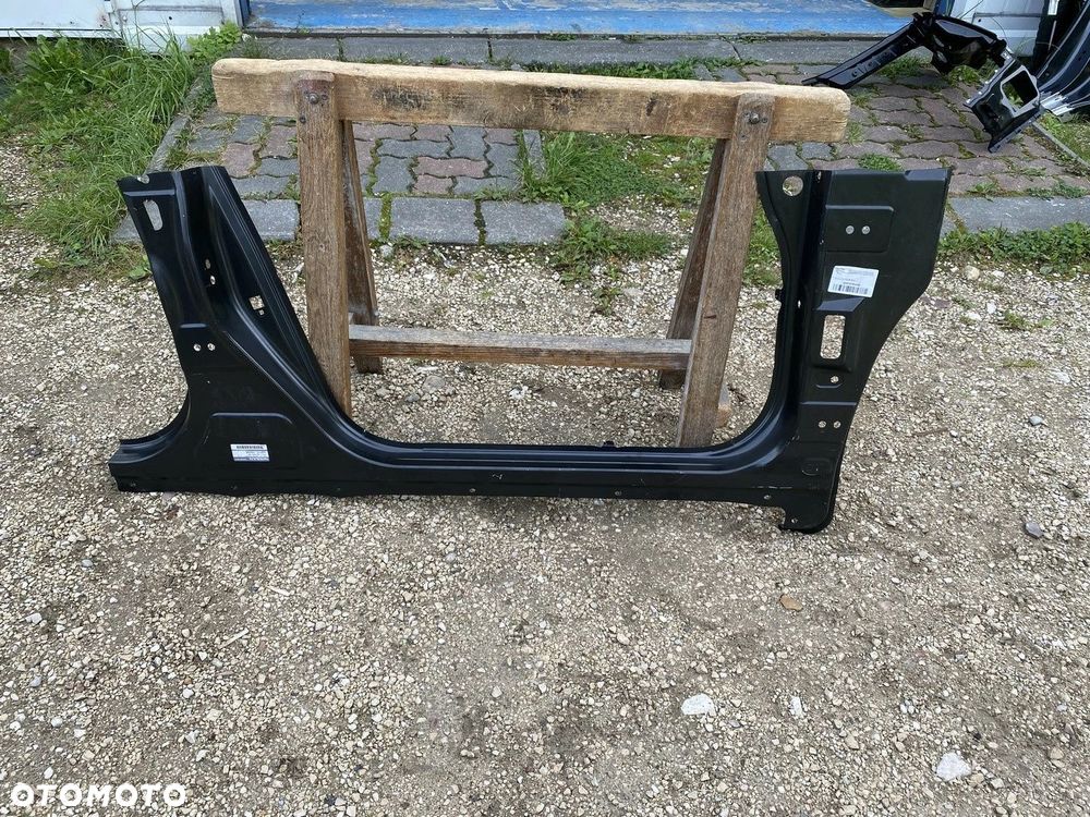 PRÓG PRAWY NISSAN JUKE I F15 NOWY ORYGINALNY G6410-1KAMA - 1