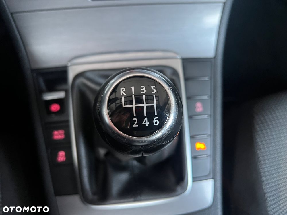 Volkswagen Passat 1.6 TDI (BlueMotion Technology) Comfortline - 37
