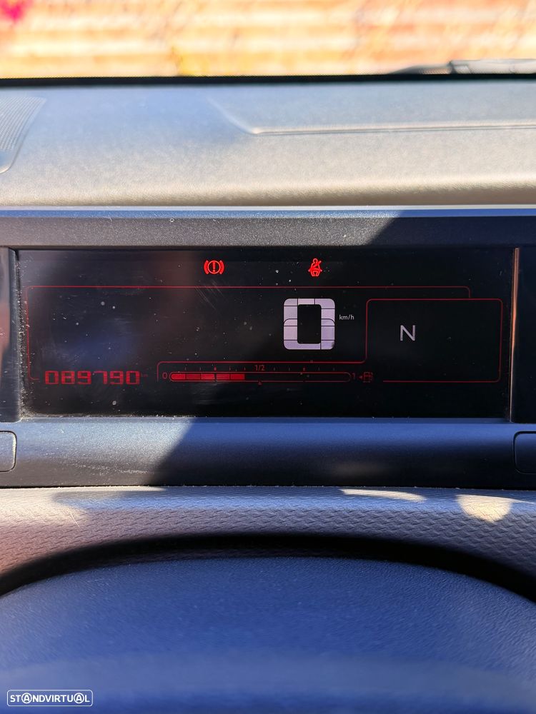 Citroën C4 Cactus 1.6 e-HDi Shine ETG6 - 16