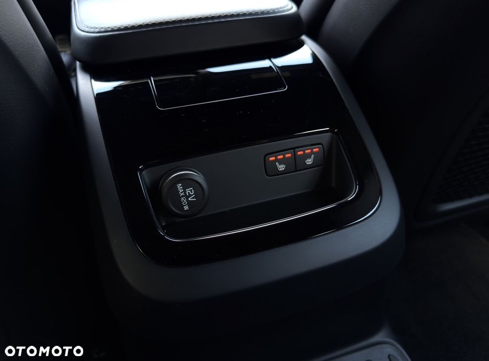 Volvo V60 T8 AWD Twin Engine Geartronic R-Design - 39