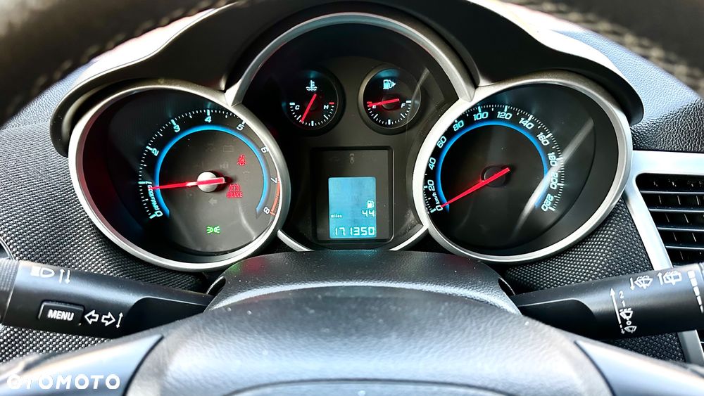 Chevrolet Cruze 1.6 LT - 30
